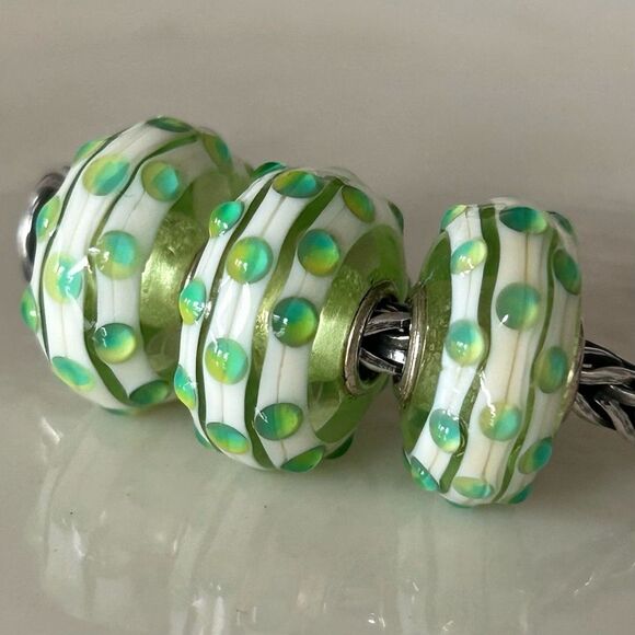 TROLLBEADS Cream & Green Textured Stripes & Dots LAA 925S NEW! $ per bead - Picture 1 of 7